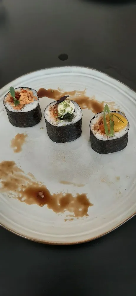 6 Maki S Chacun Très Différents Goûts Sensibilites Un Régal Pour Le Palais